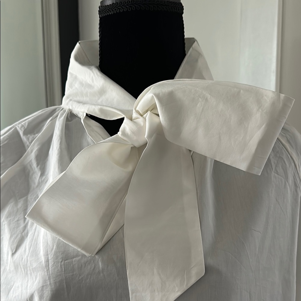 NWOT White Bow-Tie Shirt SHEIN - Picture 2 of 10